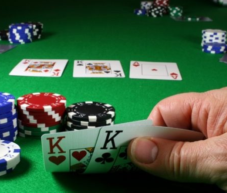 Poker dla początkujących – zasady gry w pokera